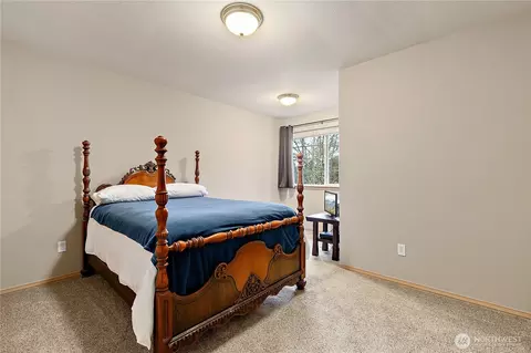 Bedroom - 10311 NE 156th Pl, Bothell, WA 98011 photo 2 of 3