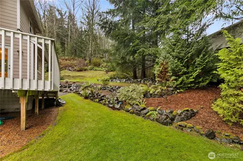 Exterior - 10311 NE 156th Pl, Bothell, WA 98011 photo 4 of 8