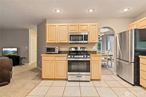 Kitchen - 10311 NE 156th Pl, Bothell, WA 98011 photo 2 of 3