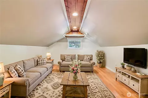 Living - 537 Mcnaught Rd S, Roy, WA 98580 photo 3 of 3