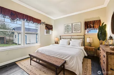Bedroom - 537 Mcnaught Rd S, Roy, WA 98580 photo 1 of 3