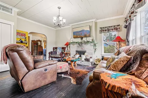 Living - 537 Mcnaught Rd S, Roy, WA 98580 photo 2 of 3