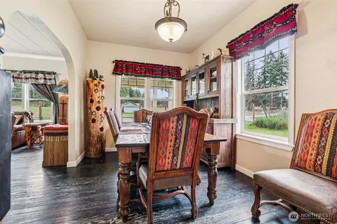 Dining - 537 Mcnaught Rd S, Roy, WA 98580 photo 1 of 2
