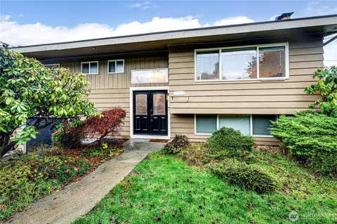3623 Shelby Rd, Lynnwood, WA 98087