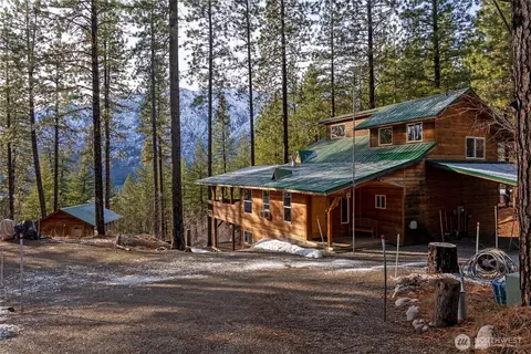 80 Homestead Rd, Winthrop, WA 98862