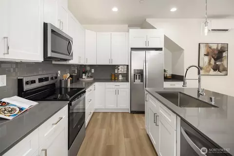 Kitchen - 5814 Lowell Larimer Rd #A4, Everett, WA 98208 photo 2 of 3