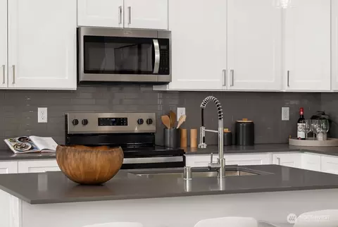 Kitchen - 5814 Lowell Larimer Rd #A4, Everett, WA 98208 photo 3 of 3