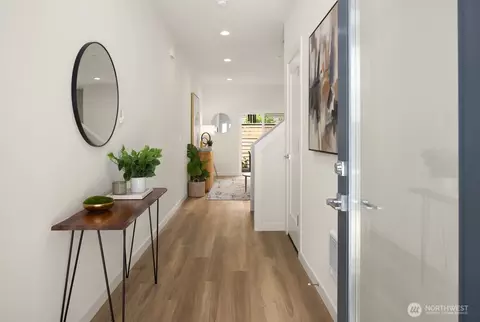 Entry Way - 5814 Lowell Larimer Rd #A4, Everett, WA 98208 photo 1 of 1
