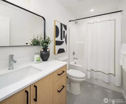 Bath - 5814 Lowell Larimer Rd #A4, Everett, WA 98208 photo 5 of 5