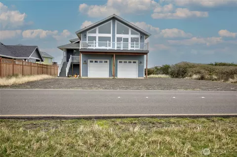 1120 Ocean Shores Blvd SW, Ocean Shores, WA 98569