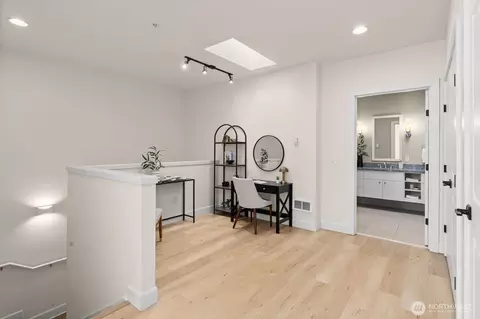 Entry Way - 71 Pine St #212, Edmonds, WA 98020 photo 4 of 4