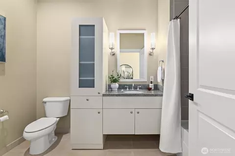 Bath - 71 Pine St #212, Edmonds, WA 98020 photo 1 of 4