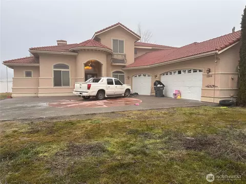 1200 Meadowlark Ln, Zillah, WA 98953