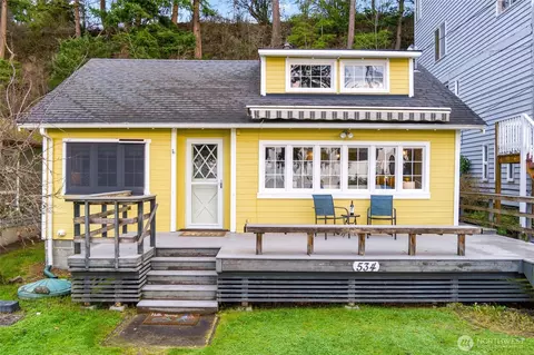 534 Sundin Dr, Camano Island, WA 98282