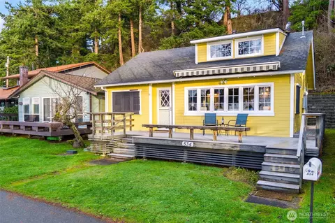 534 Sundin Dr, Camano Island, WA 98282