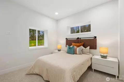 Bedroom - 32922 SE Kuzak Rd, Enumclaw, WA 98022 photo 4 of 5