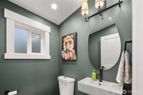 Bath - 32922 SE Kuzak Rd, Enumclaw, WA 98022 photo 1 of 8
