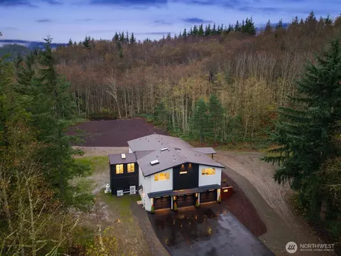 32922 SE Kuzak Rd, Enumclaw, WA 98022