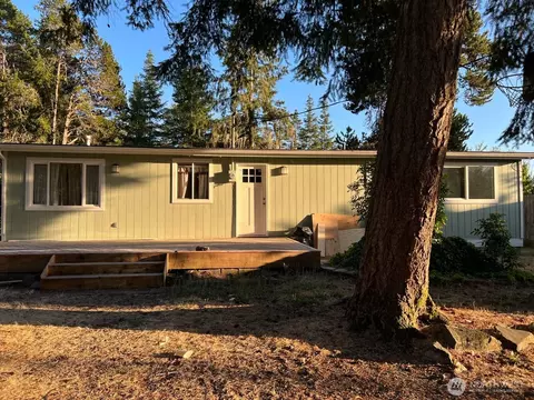 181 E Coulter Creek Rd S, Belfair, WA 98528