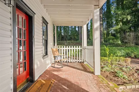 4213 Burnham Dr, Gig Harbor, WA 98332