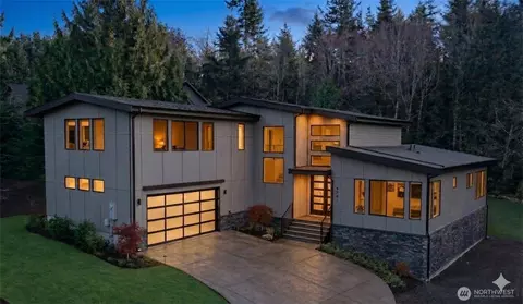9741 NE White Horse Dr, Kingston, WA 98346