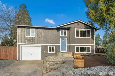 2615 Mount Mckinley Ct, Puyallup, WA 98374