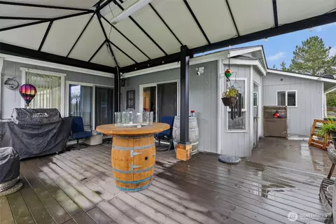 Exterior - 888 King Rd, Winlock, WA 98596 photo 4 of 7