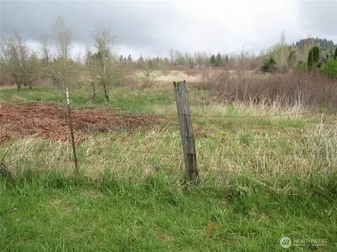 27008 SE 27012 432nd St, Enumclaw, WA 98022