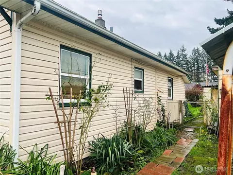Exterior - 111 Varner Ave SE, Orting, WA 98360 photo 5 of 5
