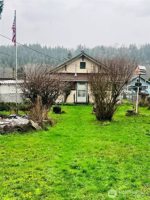 Exterior - 111 Varner Ave SE, Orting, WA 98360 photo 3 of 5