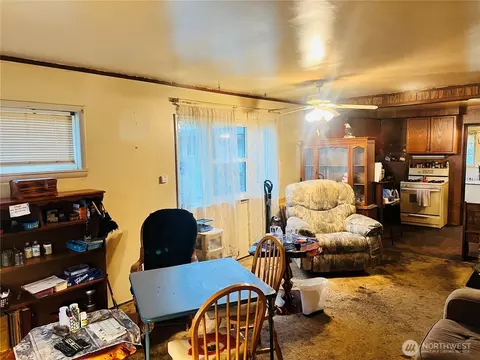 Living - 111 Varner Ave SE, Orting, WA 98360 photo 1 of 2