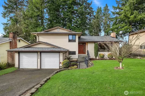 17027 136th Pl SE, Renton, WA 98058
