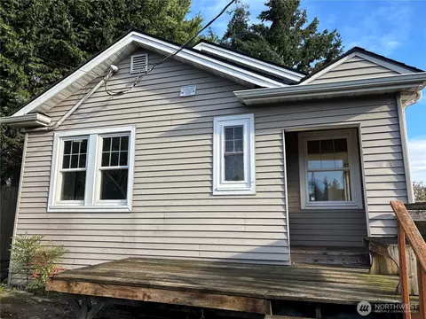 4036 35th Ave SW, Seattle, WA 98126