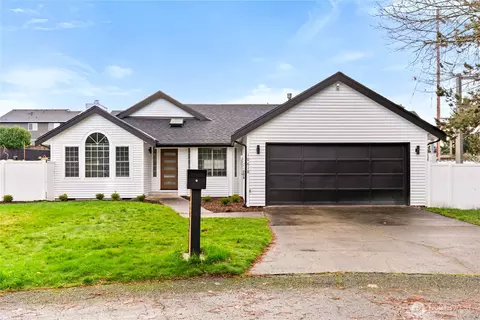 10618 100th St SW, Tacoma, WA 98498