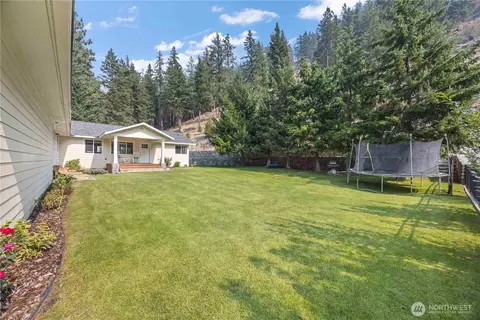 4621 Navarre Coulee Rd, Chelan, WA 98816