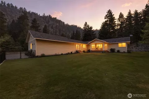 4621 Navarre Coulee Rd, Chelan, WA 98816