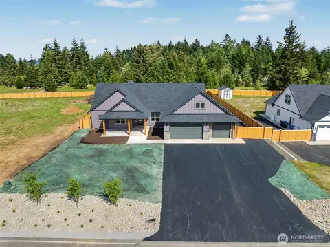 900 Barbara Ln, Centralia, WA 98531