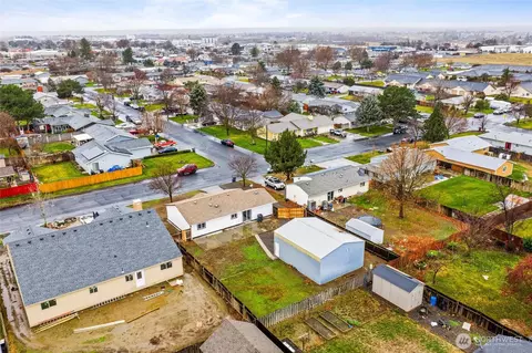 View/Area - 445 E Rainer St, Othello, WA 99344 photo 4 of 7