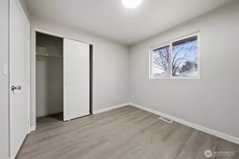 Bedroom - 445 E Rainer St, Othello, WA 99344 photo 1 of 8