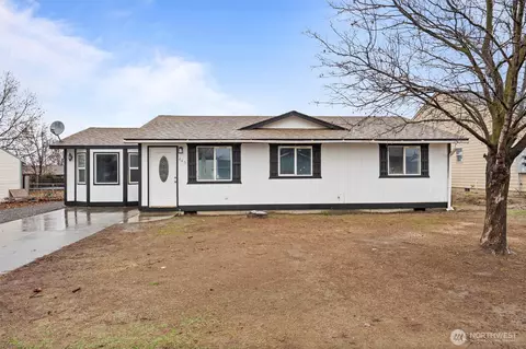 445 E Rainer St, Othello, WA 99344