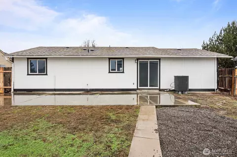 Exterior - 445 E Rainer St, Othello, WA 99344 photo 3 of 6