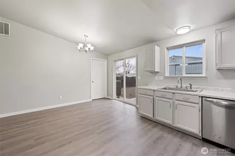 Other - 445 E Rainer St, Othello, WA 99344 photo 7 of 10