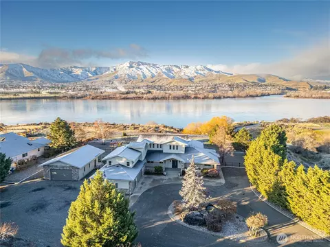 2860 Riverwalk Pl, East Wenatchee, WA 98802