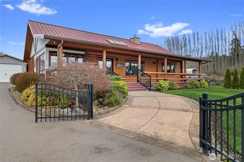 169 David St, Camano Island, WA 98282