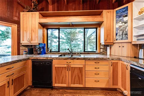 Kitchen - 301 Discovery Way, Sequim, WA 98382 photo 3 of 5