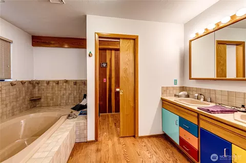 Bath - 301 Discovery Way, Sequim, WA 98382 photo 2 of 5