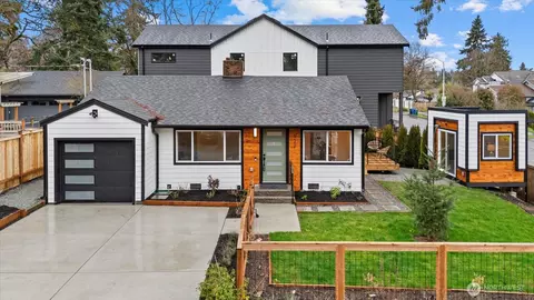 922 NE 117th St, Seattle, WA 98125