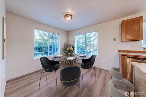 Dining - 1716 Scenic Dr, Everett, WA 98203 photo 1 of 2