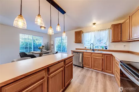 Kitchen - 1716 Scenic Dr, Everett, WA 98203 photo 3 of 3