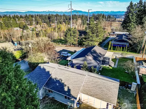 View/Area - 1716 Scenic Dr, Everett, WA 98203 photo 1 of 3